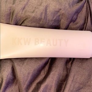 KKW body perfecting foundation and body brush
